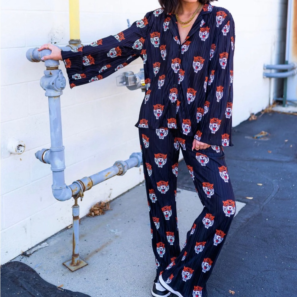 NWT Lala original plisse set in tigress size small